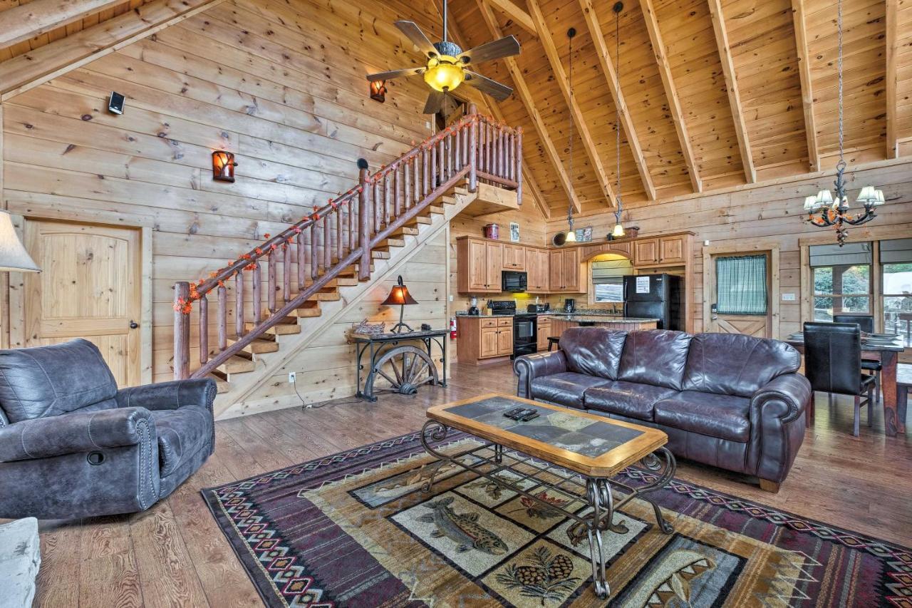 Pigeon Forge Cabin With Brand New Hot Tub And Views! Villa Sevierville Exterior photo